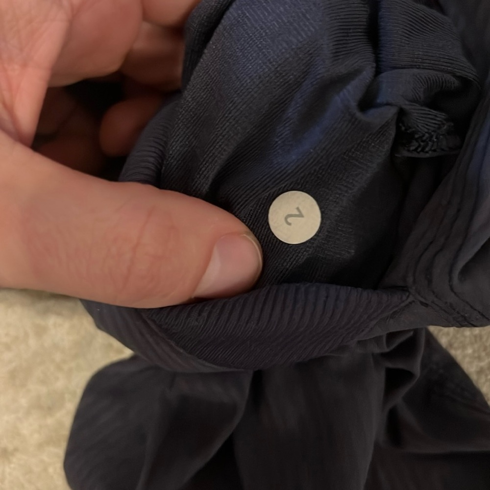 Lululemon Dance Studio Crop II (Unlined 20") Inkwell size 2 - Picture 6 of 8